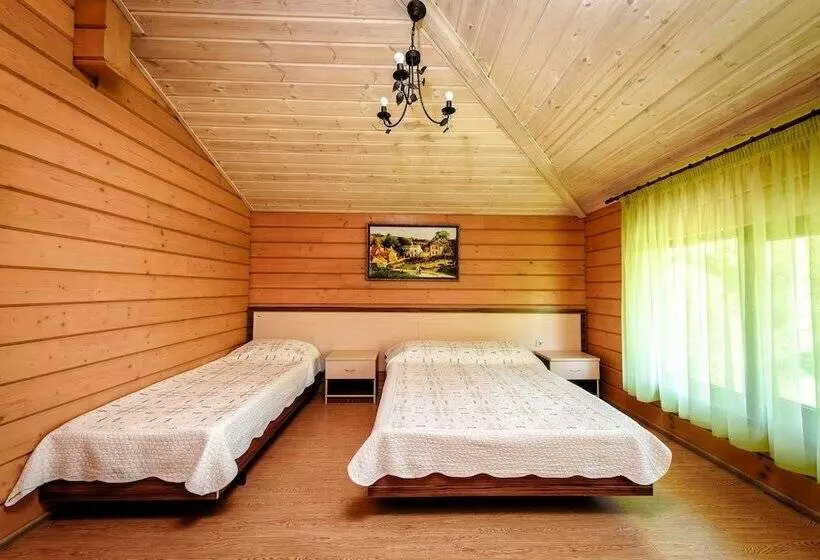 پانسیون Zhuravli