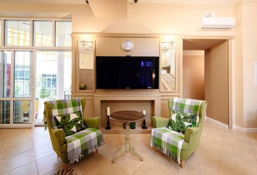 פנסיון Zhuravli