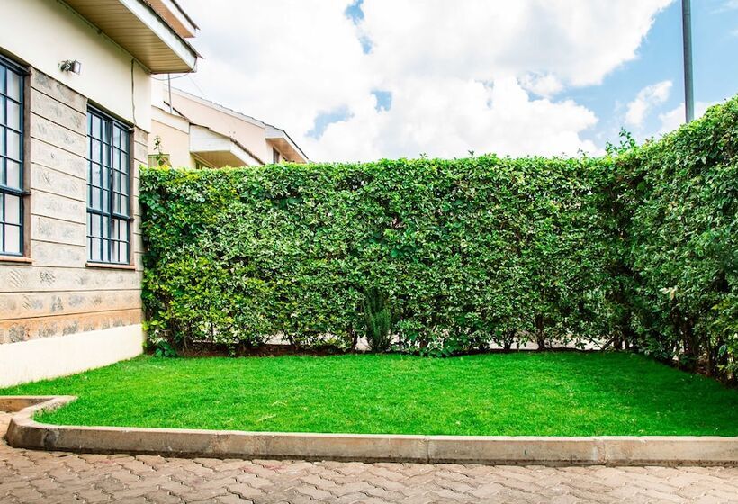 تختخواب و صبحانه Karolinas Homestay Near Jkia