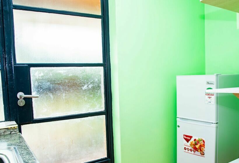 تختخواب و صبحانه Karolinas Homestay Near Jkia