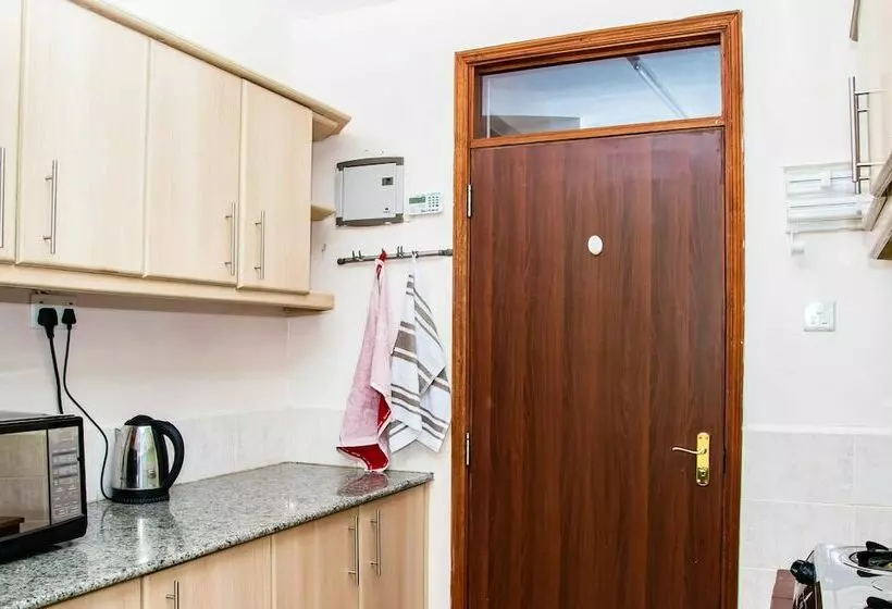 تختخواب و صبحانه Karolinas Homestay Near Jkia