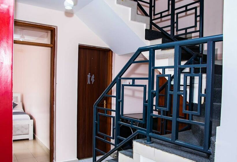 تختخواب و صبحانه Karolinas Homestay Near Jkia