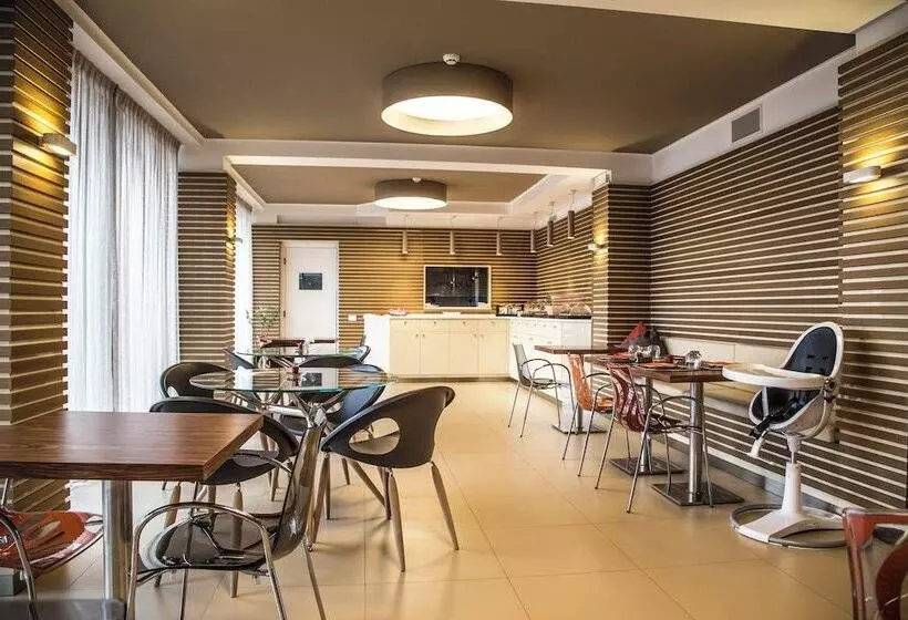 Hotelli Grand Chalet Delle Rocche