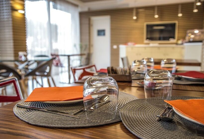 Отель Grand Chalet Delle Rocche