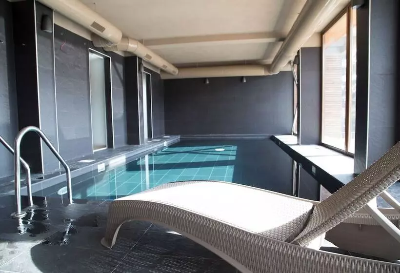 Hotelli Grand Chalet Delle Rocche