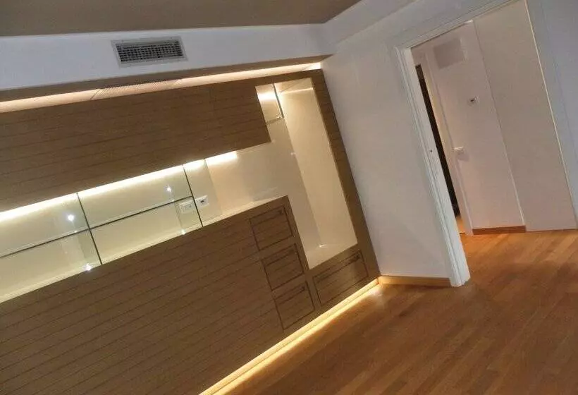 Hotelli Grand Chalet Delle Rocche