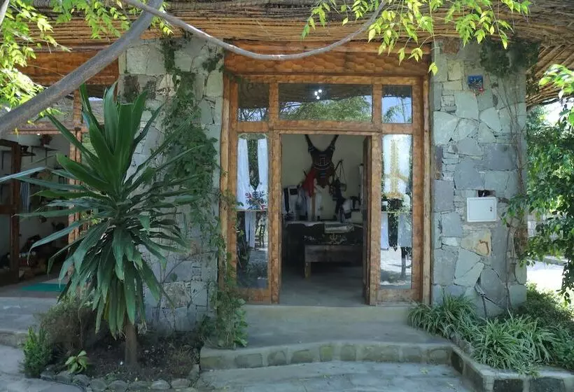 هتل Kuriftu Resort & Spa Bishoftu