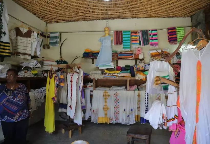 هتل Kuriftu Resort & Spa Bishoftu