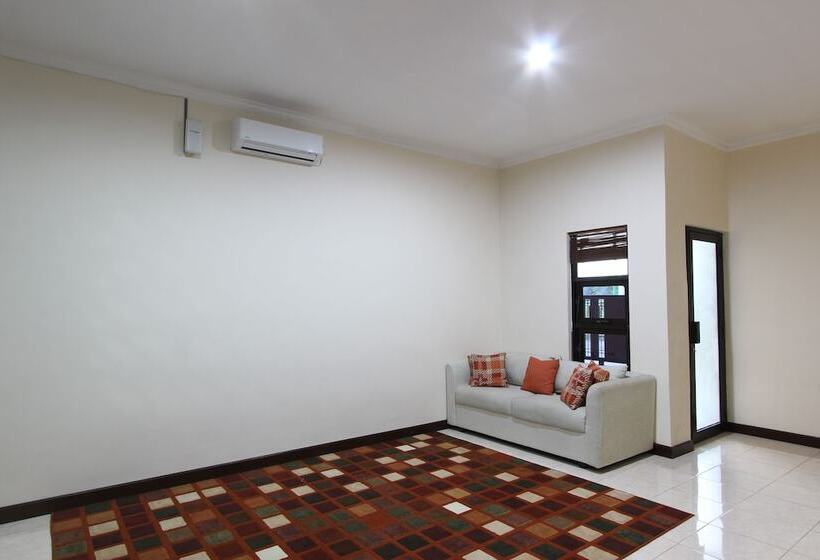 בית מלון כפרי Reddoorz Near Upn Jogjakarta