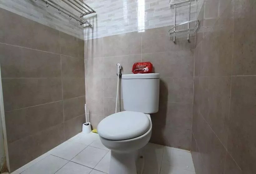 Hotelli Reddoorz Near Upn Jogjakarta