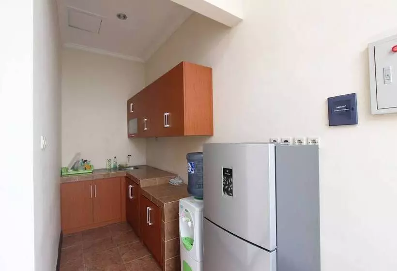 Hotelli Reddoorz Near Upn Jogjakarta