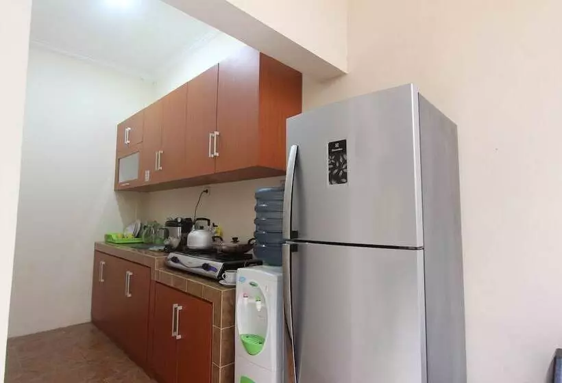 Hotelli Reddoorz Near Upn Jogjakarta