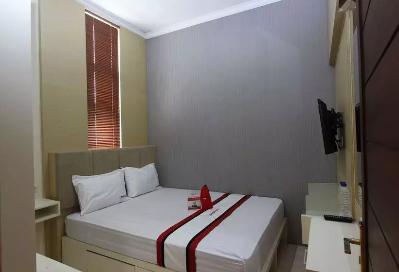 Hotelli Reddoorz Near Upn Jogjakarta