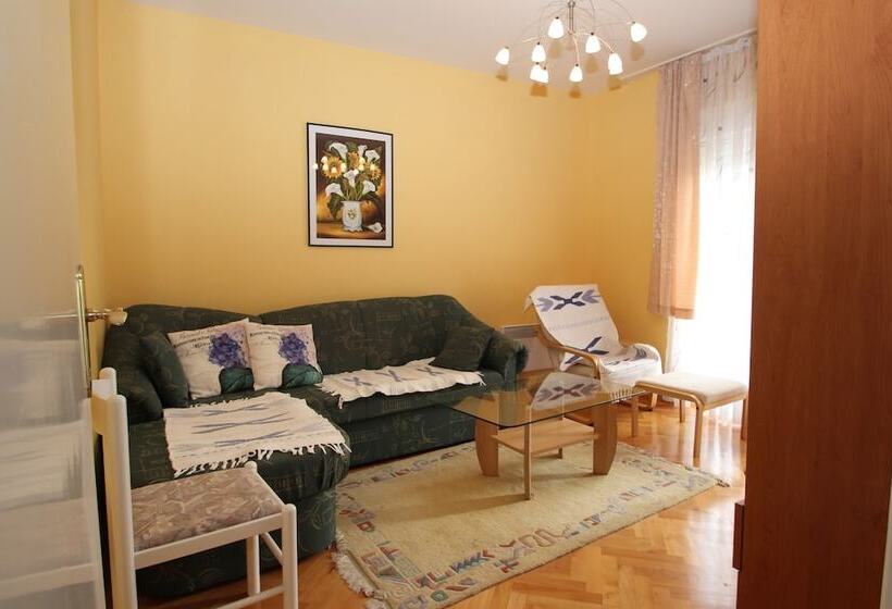 膳宿费 Guesthouse Emina