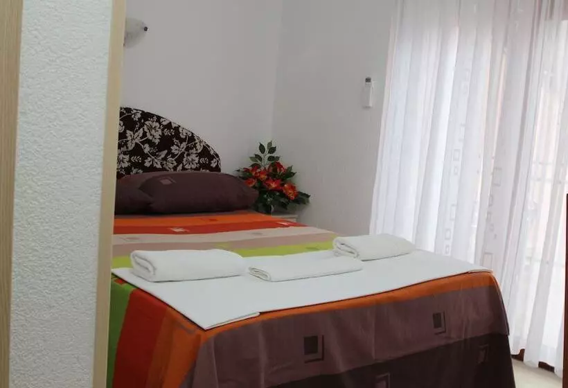 Majatalo Guesthouse Emina