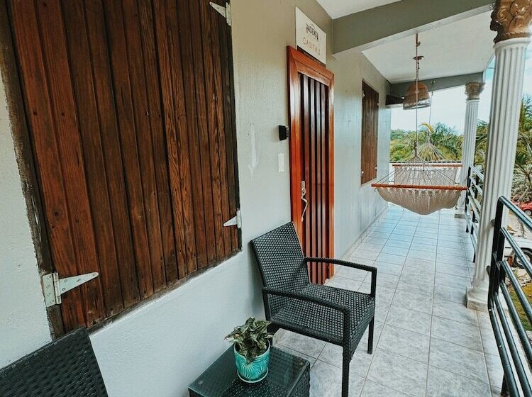 پانسیون Hacienda Tres Casitas