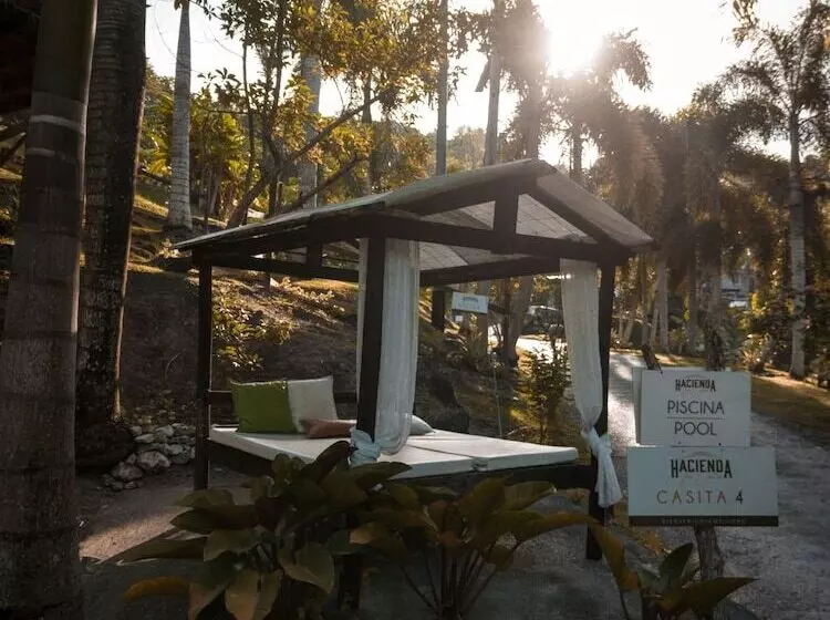 پانسیون Hacienda Tres Casitas