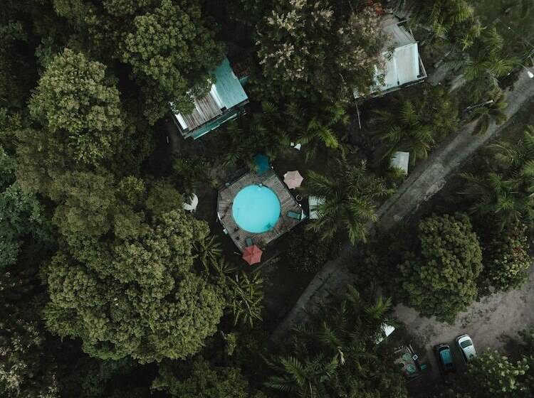 پانسیون Hacienda Tres Casitas