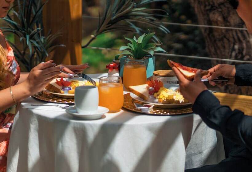 پانسیون Hacienda Tres Casitas