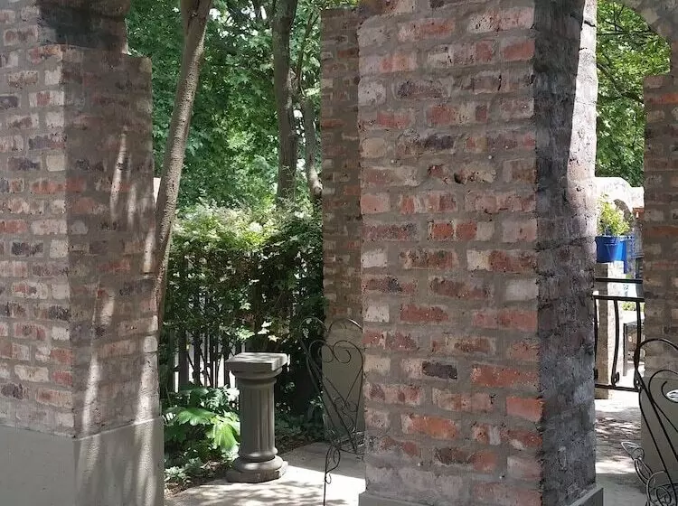 Majatalo Izimbali Lodge And Restaurant