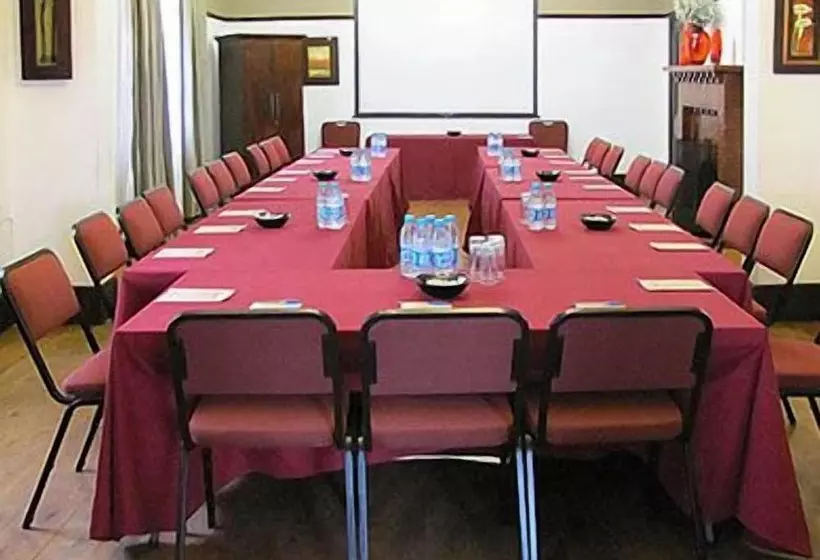 Majatalo Izimbali Lodge And Restaurant