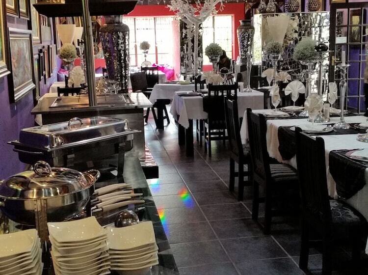 Пансион Izimbali Lodge And Restaurant