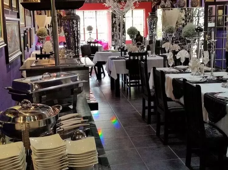 Majatalo Izimbali Lodge And Restaurant