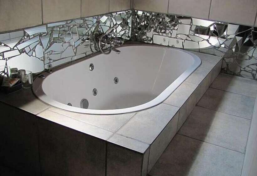 Пансион Izimbali Lodge And Restaurant