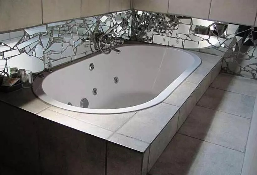 Majatalo Izimbali Lodge And Restaurant