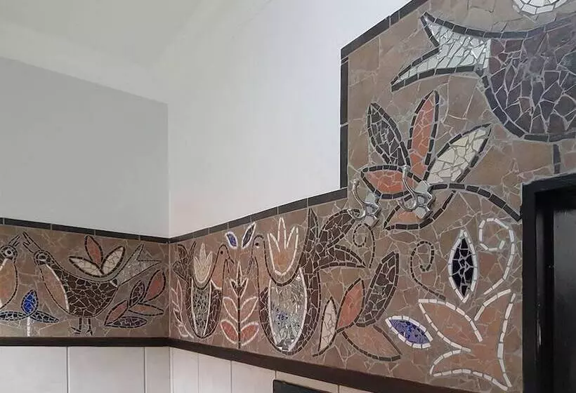 Majatalo Izimbali Lodge And Restaurant