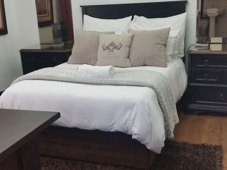 Пансион Izimbali Lodge And Restaurant