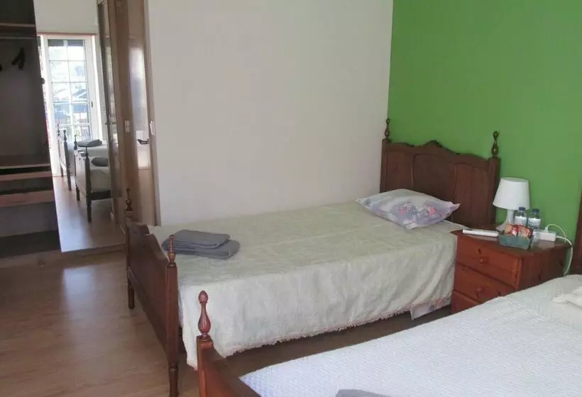 ペンション Residencial Marialva Park