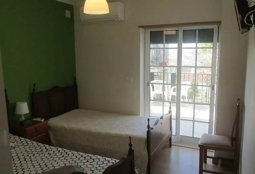 ペンション Residencial Marialva Park