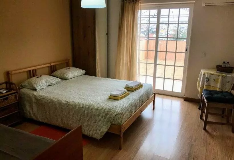 ペンション Residencial Marialva Park