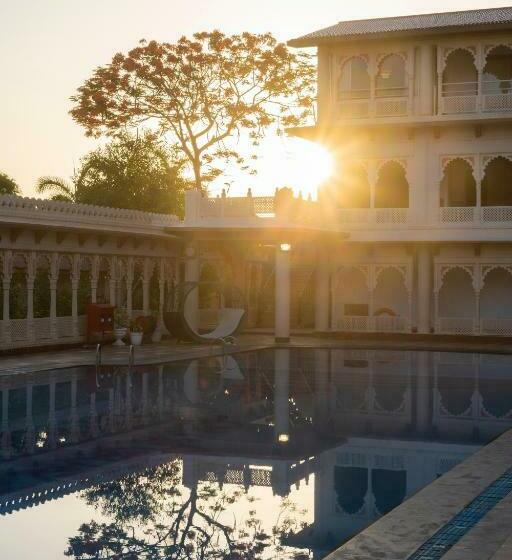 Holiday Resort & Spa A Unit Of S Poddar Group