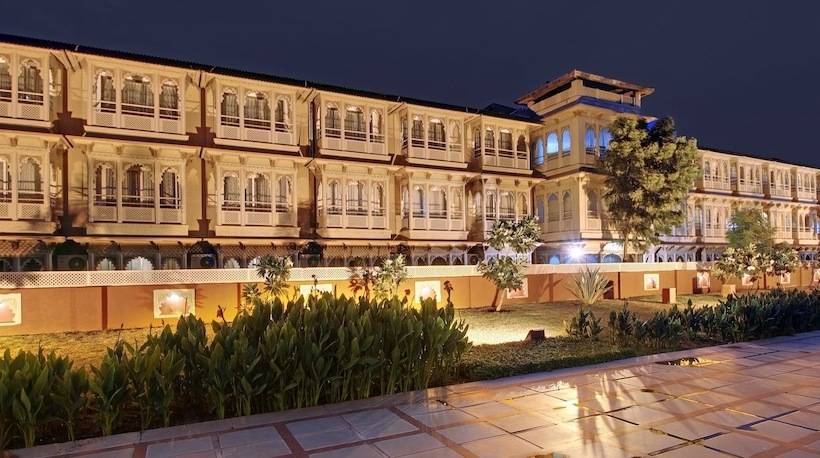 Holiday Resort & Spa A Unit Of S Poddar Group