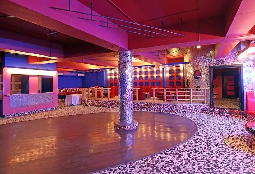 Holiday Resort & Spa A Unit Of S Poddar Group