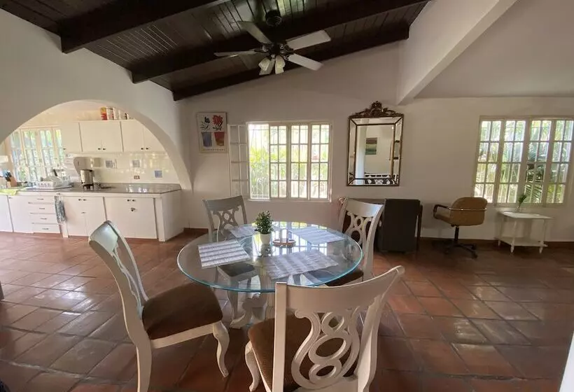 簡易ホテル Las Catalinas Coronado