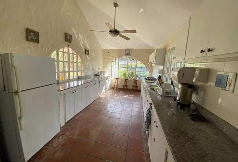 簡易ホテル Las Catalinas Coronado