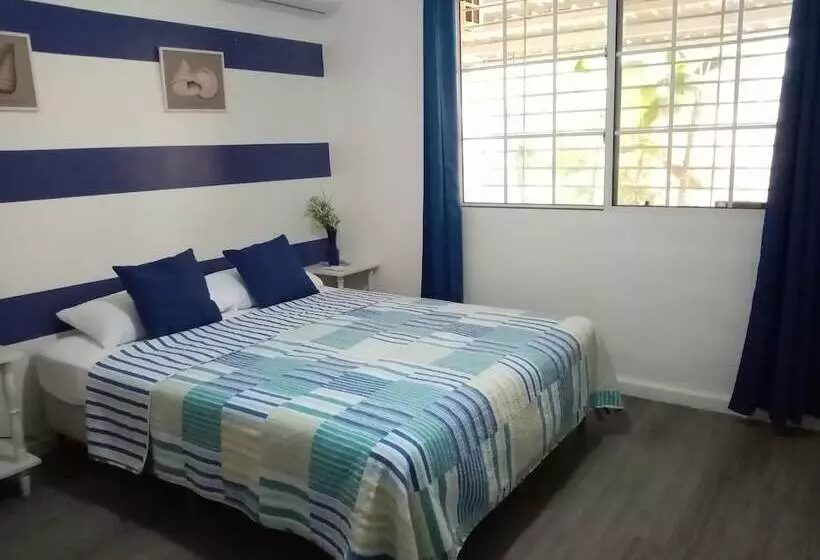 簡易ホテル Las Catalinas Coronado