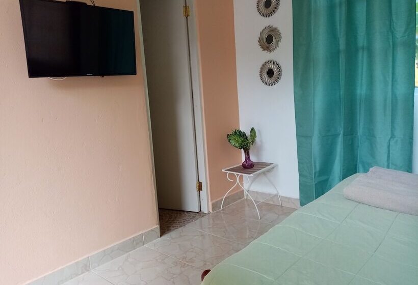 여관 Las Catalinas Coronado