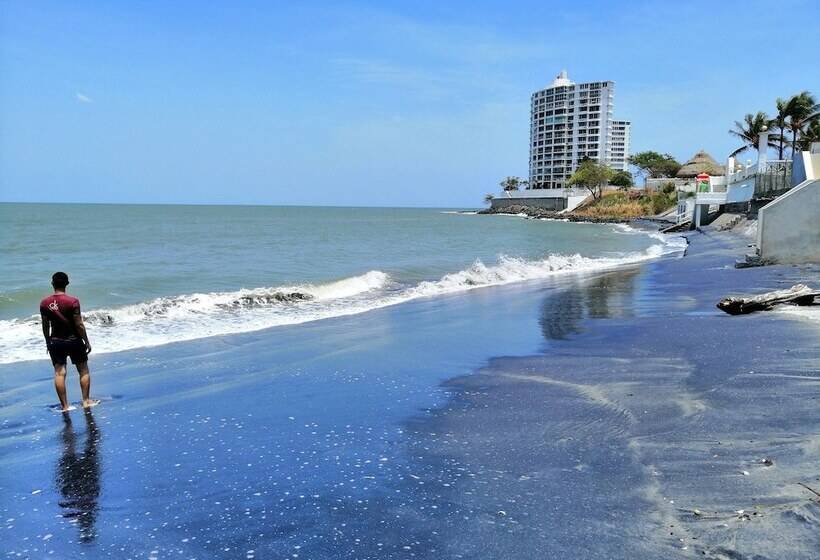 여관 Las Catalinas Coronado