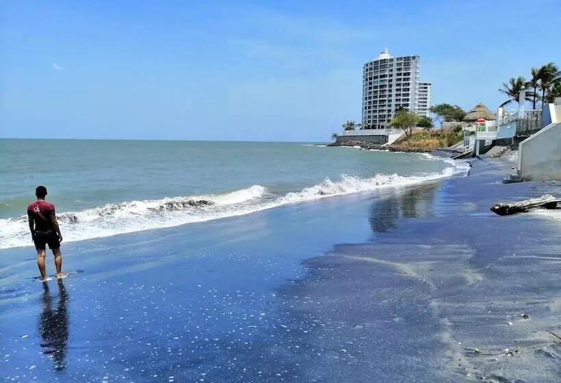 簡易ホテル Las Catalinas Coronado