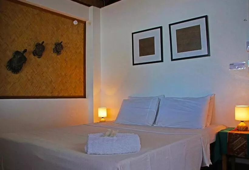 هتل Golden Monkey Beach