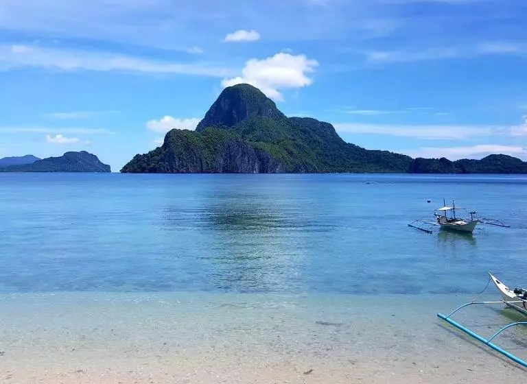 هتل Golden Monkey Beach