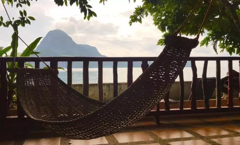 هتل Golden Monkey Beach