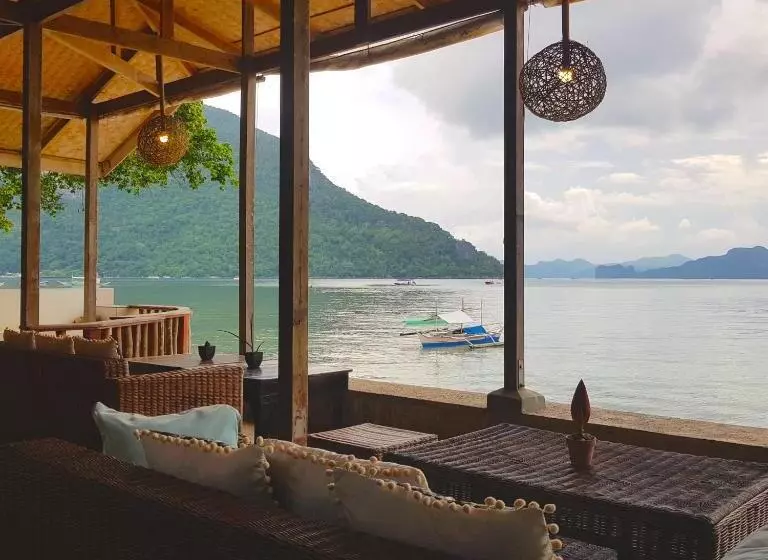 هتل Golden Monkey Beach