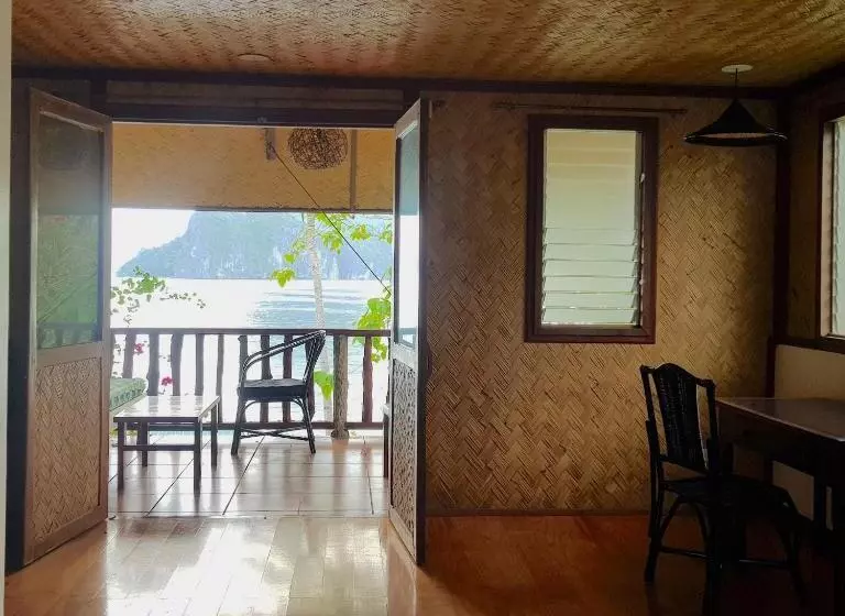 هتل Golden Monkey Beach