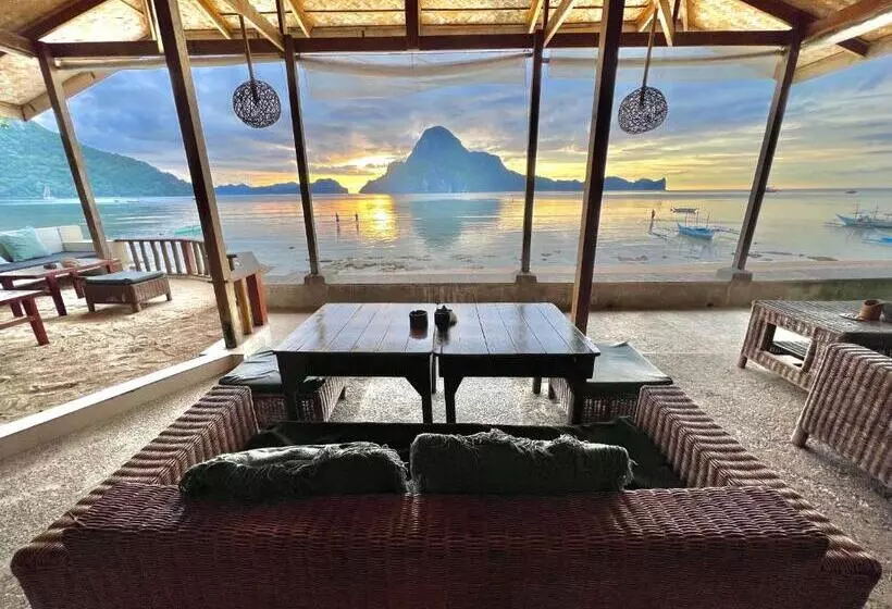 هتل Golden Monkey Beach