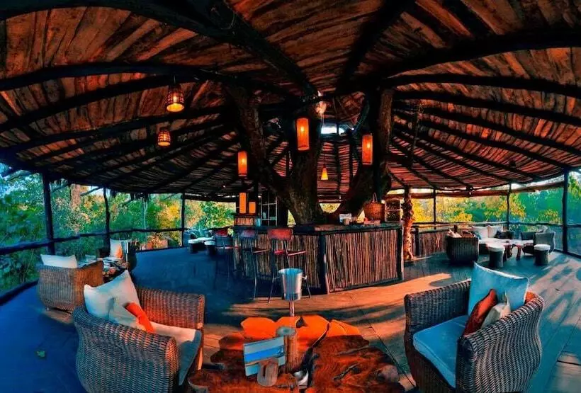 ホテル Pugdundee Safaris  Tree House Hideaway